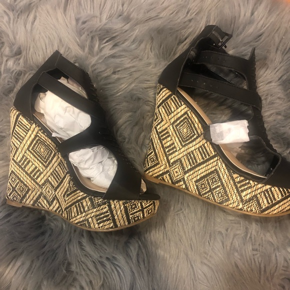 Platform shoes - Picture 1 of 8